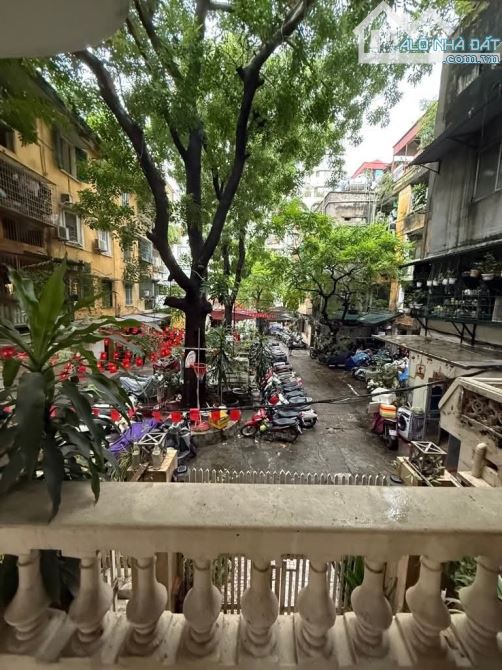 PHỐ NGUYỄN TRƯỜNG TỘ - BA ĐÌNH  - GẦN MẶT PHỐ -TRƯỚC NHÀ RỘNG. - KHÔNG GIAN ĐẸP KINH DOANH - 3