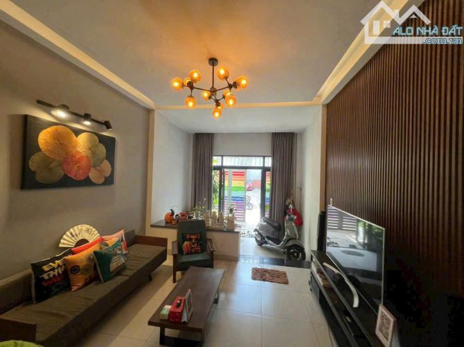 BÁN NHÀ 3TẦNG THIẾT KẾ CỰC ĐẸP - LINH ĐÔNG - THỦ ĐỨC. DT 80M2 ĐƯỜNG 7M - 3