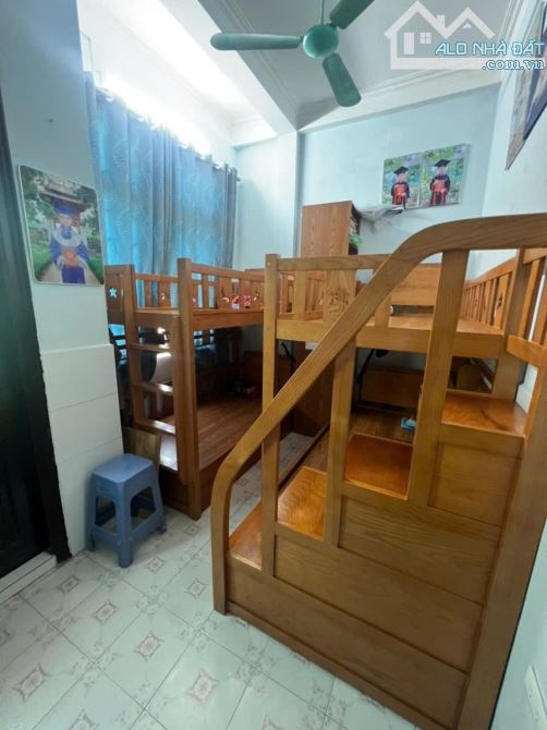 Nhà dân xây ôtô 7 chỗ đỗ cửa Phố An Dương Vương 36m2 - 3