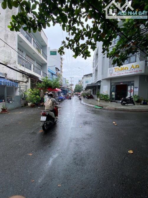 Bán nhà đường MT 9m. Bùi minh trực p5 q8. 42m2. Chỉ 6,3tỷ - 3