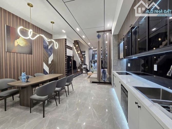 Cơ hội có ngay nhà đẹp ngay Tạ Hiện, Quận 2. Giá 6tỷ190/ Ngang 5-CN 100m2. Sổ trao tay CC - 3