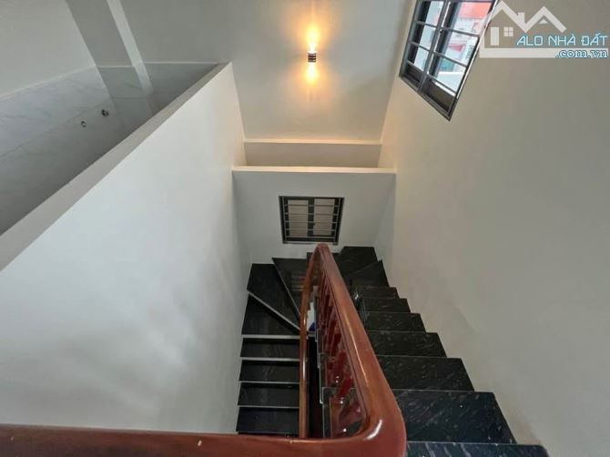 B.ÁN GẤP NHÀ ĐẸP PHỐ BỒ ĐỀ, NHÀ 5 TẦNG 2 MẶT THOÁNG MỚI CONG, NGÕ XE 7 CHỖ, NHỈNH 8 T.Ỷ - 3