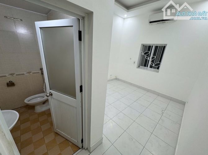 🏫NGAY GẦN PHỐ - CÁCH 1NHÀ RA Ô TÔ  - NGÕ THÔNG TỨ TUNG  - 3 BƯỚC CHÂN RA CHỢ,TRƯỜNG... - 3