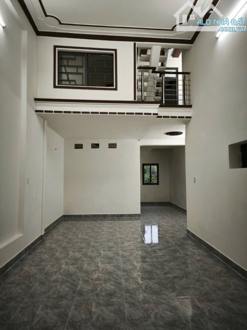 Nhà mặt tiền Nguyễn Xí gần chợ Y Nuê đường nhựa Ô tô tẹt ga - 3