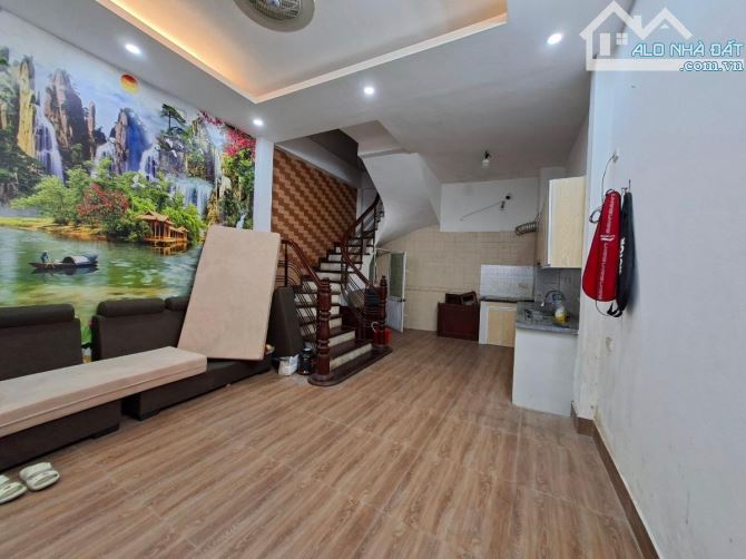 GIÁ TỐT NHẤT KHU VỰC! NHÀ TRUNG TÂM CẦU GIẤY, Ô TÔ GẦN, SỔ ĐỎ CẤT KÉT, CHỦ CẦN BÁN GẤP - 3