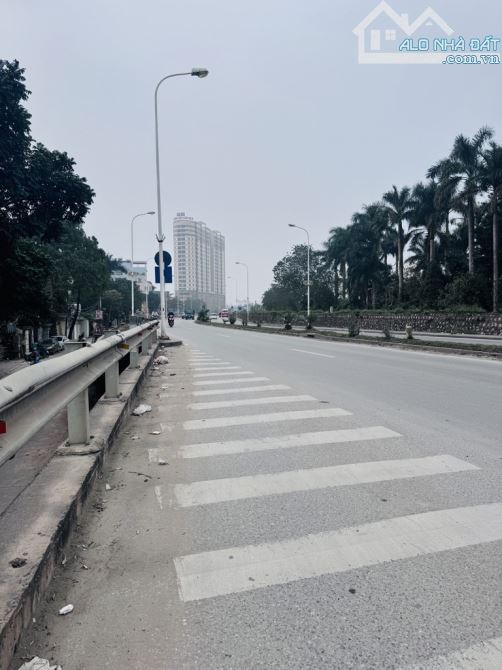 Bán đất mặt Phố An Dương Vương, View Sông Hồng, Vỉa Hè Lô góc 246m2 MT 9m chỉ 42 tỷ - 3