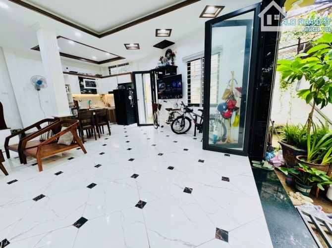 BÁN NHÀ TRƯƠNG ĐỊNH - NGUYỄN CHÍNH - TÂN MAI - CĂN GÓC Ô TÔ - 48M x 6T. GIÁ BÁN 11.9 TỶ - 3