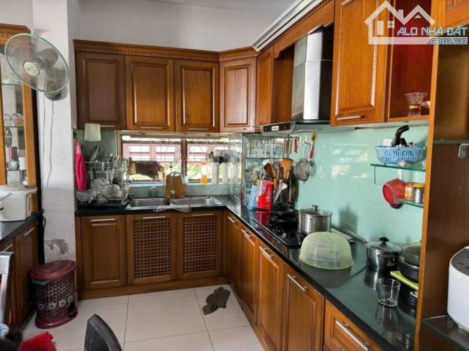 Nhà MT 5 tầng- vị trí kinh doanh Hàn Hải Nguyên- Quận 11 - 3