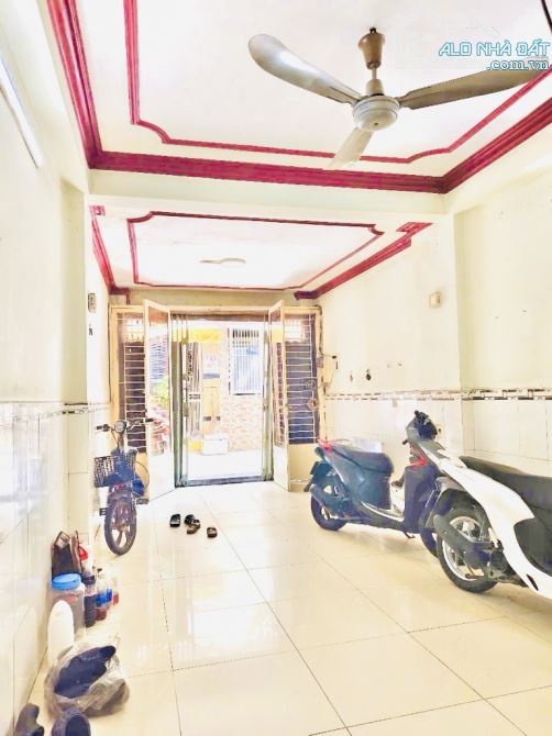 Nguyễn Thị Tần, Quận 8, 3 Tầng, Hẻm xe hơi, 54m2, chỉ 7,18 tỷ - 3