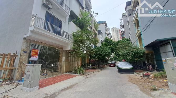 BÁN ĐẤT LK DV TỐ HỮU 50M2 MT4 GIÁ 10.3 TỶ VỈA HÈ PHÂN LÔ OTO TRÁNH KINH DOANH - 2
