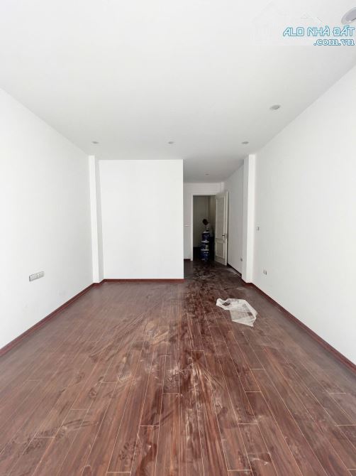 BÁN NHÀ HÀO NAM - ĐỐNG ĐA - 7 TẦNG THANG MÁY - DIỆN TÍCH 52M - KHU PHÂN LÔ NGÕ Ô TÔ - 3