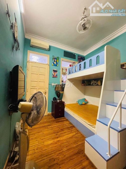 Cho thuê nhà nguyên căn tại ngõ 25 An Trạch, Văn Miếu, Đống Đa. DT 36m x 4 tầng, giá 10tr - 3