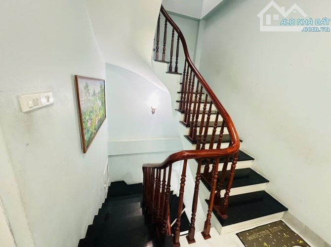 Bán nhà ngõ 8 Lê Quang Đạo - DT sổ 34m2 - 4 tầng - mặt tiền 4,2m - Giá 7 tỷ - 3PN - 3