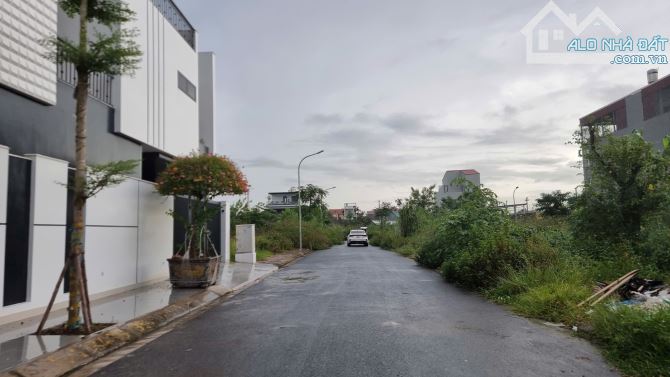 Lô đất biệt thự 184m2 ngang 10,5m trung tâm thị trấn An Dương - 3