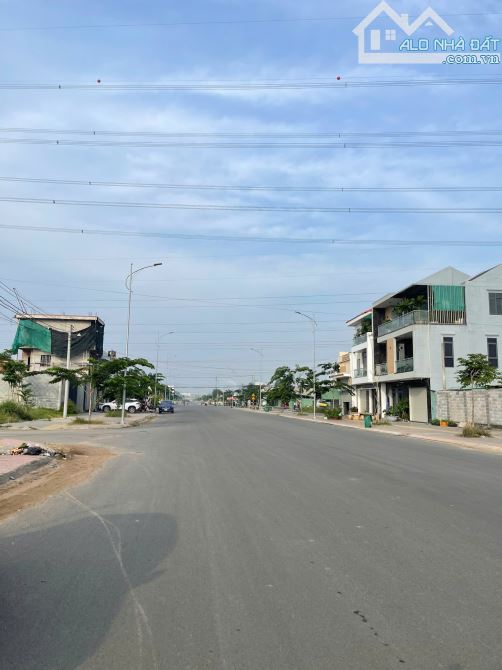 BÁN ĐẤT MẶT TIỀN ĐƯỜNG D10 - MỸ XUÂN - PHÚ MỸ. ĐƯỜNG RỘNG 30M - 5