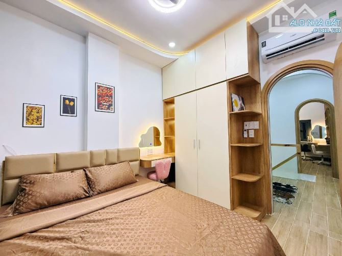 💥  SIÊU PHẨM PHAN XÍCH LONG, 2 TẦNG - 2PN GIÁ 5,68 TỶ - 4