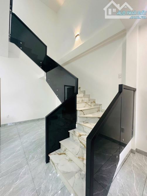 Nhà 2 tầng- full nội thất đường Thanh Hải- giá chỉ 3,x tỷ - 4