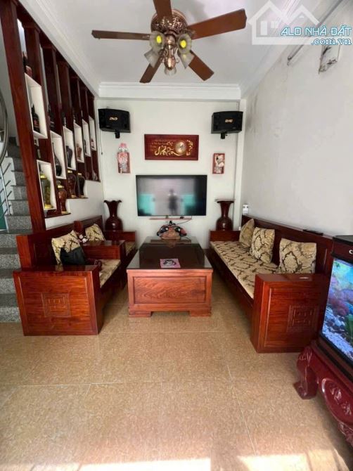 BÁN NHÀ PHỐ HOA LÂM LONG BIÊN NHỈNH 5 TỶ 35m 5 TẦNG MT 4m Ô TÔ KINH DOANH GẦN BIGC - 4