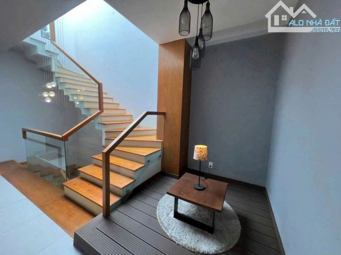 BÁN NHÀ 3TẦNG THIẾT KẾ CỰC ĐẸP - LINH ĐÔNG - THỦ ĐỨC. DT 80M2 ĐƯỜNG 7M - 4