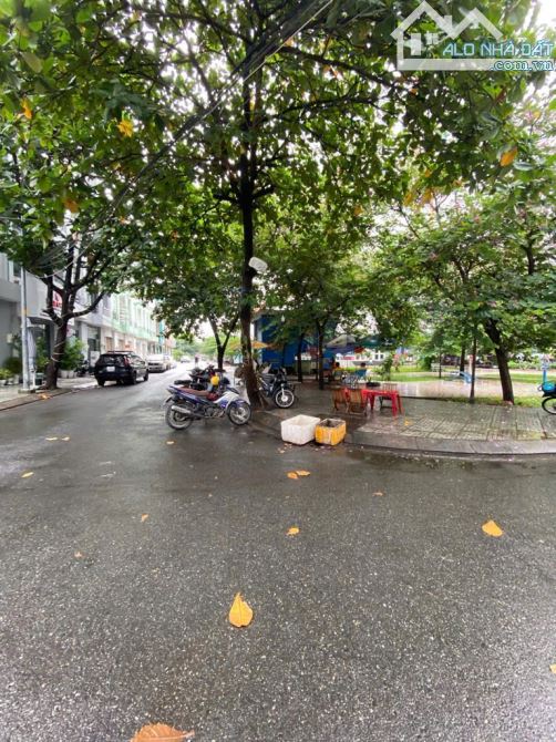 Bán nhà đường MT 9m. Bùi minh trực p5 q8. 42m2. Chỉ 6,3tỷ - 4