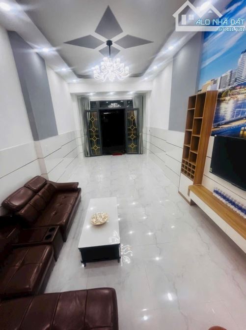BÁN NHÀ ĐẸP Bình Tân - Xe hơi ngủ trong nhà – 3 tầng (48m2) 4pn – giá chỉ :5.94 tỷ - 4