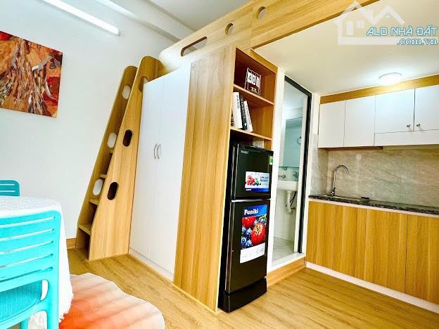 CCMN HOÀNG MAI 7 TẦNG THANG MÁY, 16 PHÒNG KK, DOANH THU 90TR/THÁNG, 50M RA OTO TRÁNH_DT72M