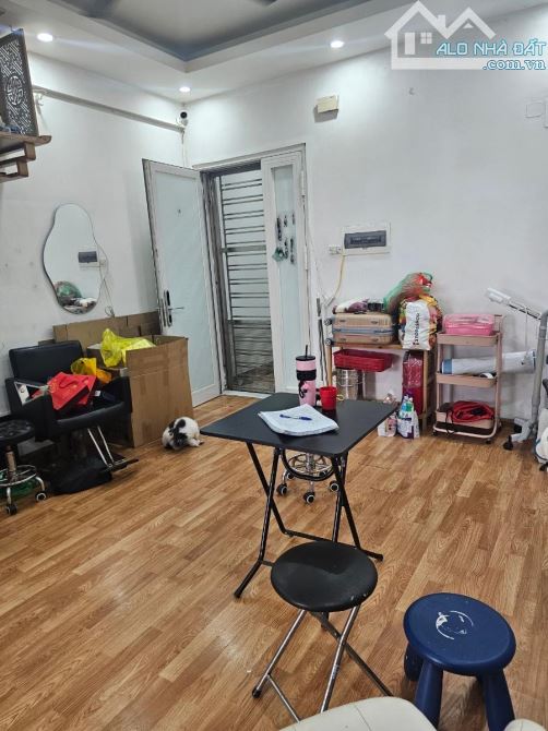 Chung cư Toà A6D Nam Trung Yên  - Cầu Giấy  Dt: 47/50m2, giá 4.25 tỷ - 4