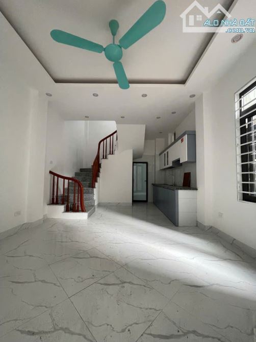 Biên Giang, HĐ, Nhà mới 5 tầng, 33m2, Lô góc, gần Hồ cực mát, ô tô tránh đỗ 20m, nhỉnh 3tỷ - 4