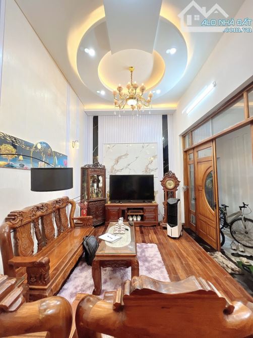 Siêu phẩm Minh Khai Diện tích rộng full nội thất sịn 57m2 giá 10 tỷ. - 4