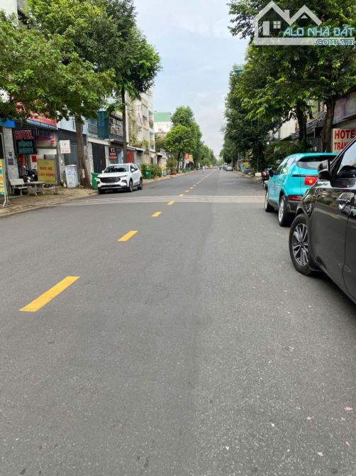 Bán nhà 3 lầu HXH –100m2, ngang 5, dòng tiền 30tr/tháng, Đường 160, P. TNPA, Quận 9 - 4