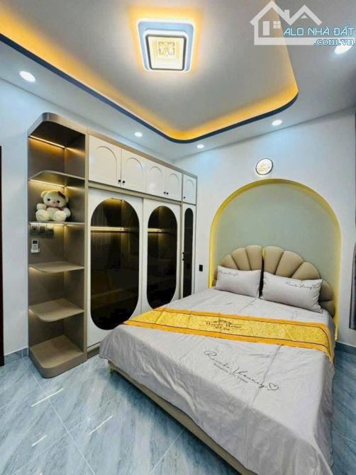 CHỦ NGỘP BÁN GẤP NHÀ 4 TẦNG FULL NỘI THẤT MỚI-HẺM XE HƠI PHẠM VĂN CHIÊU GÒ VẤP-CHỈ 7,9TỶ - 4