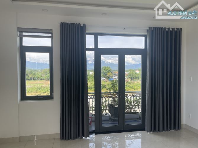 BÁN NHÀ ĐẸP 3 TẦNG VIÊW SÔNG YÊN- SÁT TRỤC Đ. NAM KỲ KHỞI NGHĨA- HOÀ TIẾN- ĐÀ NẴNG - 4