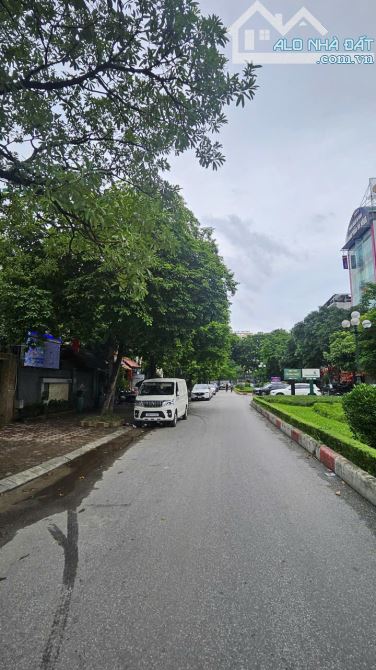 SIÊU PHẨM BIỆT THỰ VĂN QUÁN - 210M2 - MẶT TIỀN CỰC ĐẸP - ĐƯỜNG ĐÔI - GẦN HỒ - 4