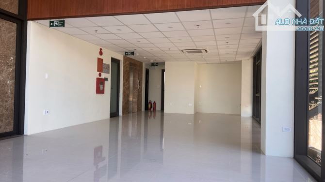 BÁN TOÀ VĂN PHÒNG 8 TẦNG ĐƯỜNG 2/9, HẢI CHÂU, 130M2 NGANG 8M, GIÁ 4x TỶ - 4