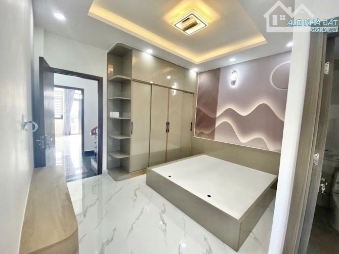 CHỈ 8.5 TỶ  CÓ NGAY NHÀ MỚI 5 TẦNG SIÊU ĐẸP, FULL NỘI THẤT, GẦN MT TỈNH LỘ 10 - 4