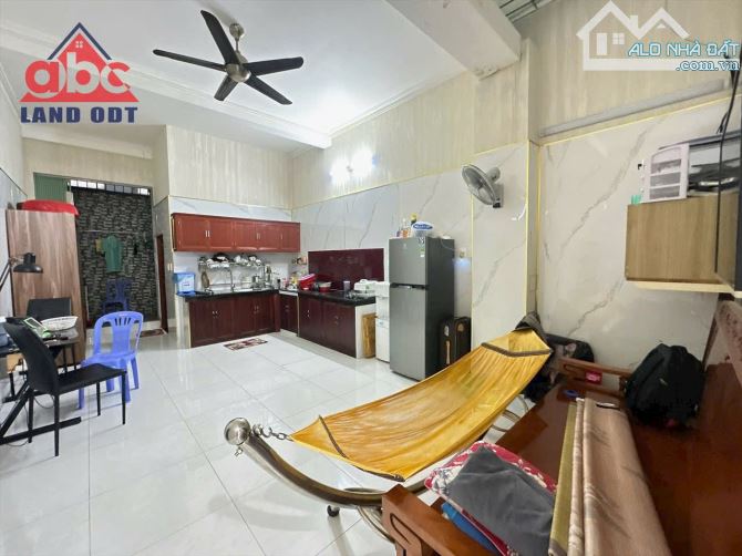 Bán nhà mặt tiền 1 trẹt 1 lầu sổ riêng thổ cư p. Long Bình - 4