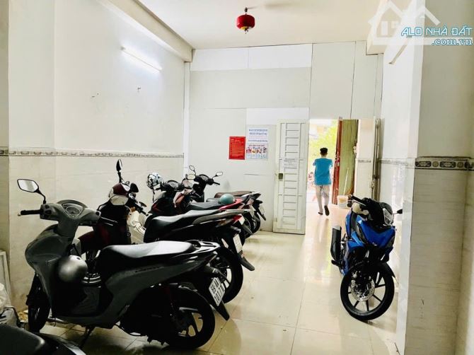 HẺM TO NHƯ MẶT TIỀN-NGANG 8M RỘNG GIÁ TỐT-DÒNG TIỀN CAO-NHÀ 8X22-3 TẦNG-KHUÔNG VIỆT TÂN PH - 4