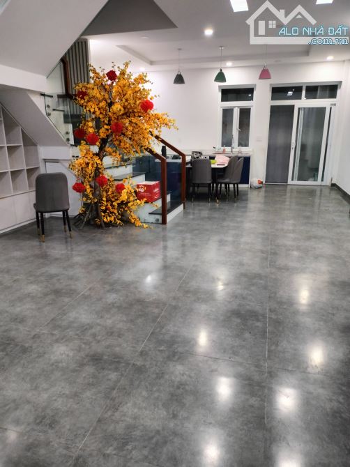 Cho thuê nhà phố 3 pn rộng rãi thích hợp ở kết hợp làm cty giá cho thuê 16 triệu - 4