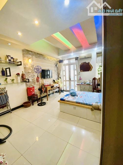 Mặt tiền khu Tên Lửa - 4x20m - 4 tầng - 5PN - Gần công viên - 4