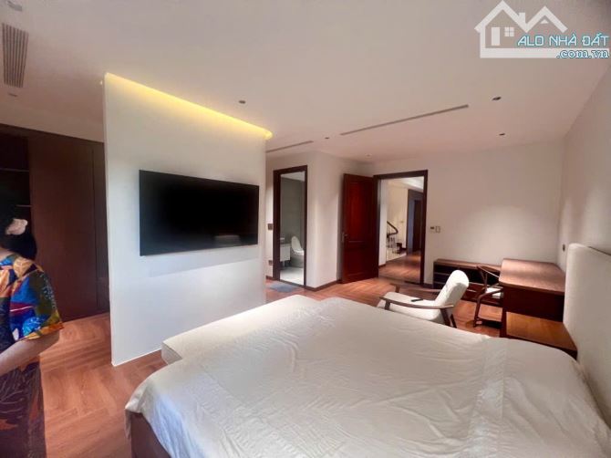 Bán biệt thự KĐT Việt Hưng 120m², mặt tiền và hậu 6m, thang máy, view thoáng 41 tỷ có TL. - 4