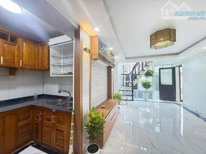 CĂN HỘ TẬP THỂ DIỆN TÍCH LỚN 100m KHU BÁCH KHOA CHỈ NHỈNH 4tỷ - 5