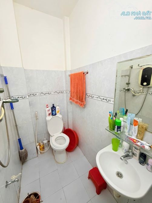 TRẦN THỊ TRỌNG - TÂN BÌNH - HXH ĐỔ CỬA - 34 M2 - 2 TẦNG - GIÁ 3.XX TỶ - 5
