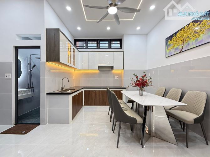GIÁ TỐT KHU QUẬN 10 - HẠ GIÁ CÒN 5,76TỶ ĐƯỜNG TAM ĐẢO, NGAY KHU CƯ XÁ BẮC HẢI. SỔ CHUẨN - 5