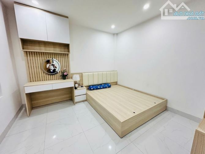 🔥🎉 NHÀ ĐẸP DÂN XÂY-TT CẦU GIẤY-28M  5 TẦNG -GẦN PHỐ GẦN ÔTÔ-MẶT TIỀN QUYỀN LỰC-NỘI THẤT - 5