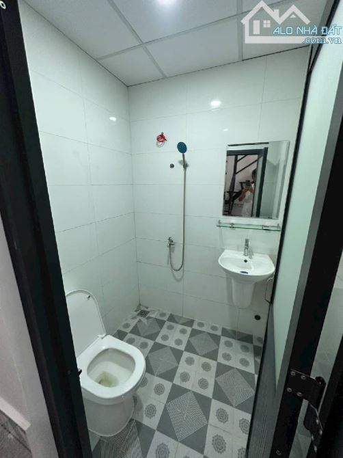 NHÀ ĐẸP Phú Thọ Hoà Ở NGAY DT 4mx8m, trệt 1 lầu 2 PN 2 WC -Giá 3️⃣Ty2️⃣ - 5