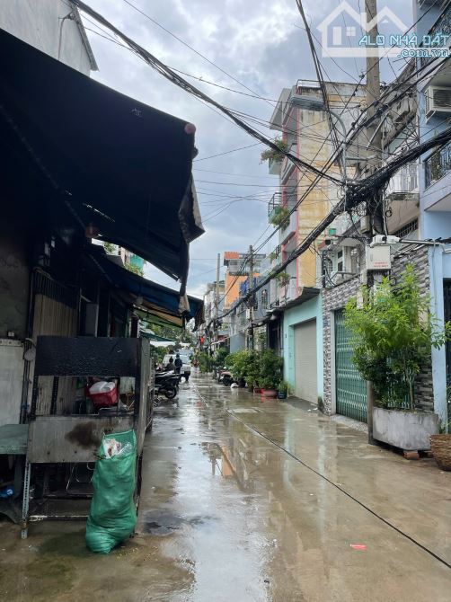 BÁN NHÀ 18CHDV, NỞ HẬU, KO LG QH - GẦN ĐH BÁCH KHOA - 99m2, 3TẦNG - 9,5 T - 5
