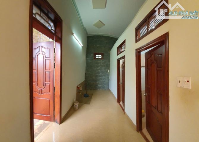 CẦN BÁN BIỆT THỰ THIẾT KẾ HIỆN ĐẠI NỘI THẤT CAO CẤP GẦN CHỢ ĐẠT LÝ - Loctran - 5