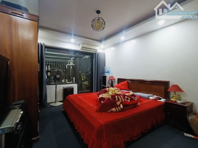 BÁN NHÀ TẬP THỂ KHU KIM ĐỒNG- GIẢI PHÓNG- SỔ TO 60M- DTSD 100M- 2 PN- 2 VS - 3 MẶT THOÁN - 5