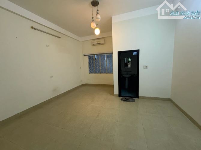 CHÍNH CHỦ BÁN NHÀ MẶT TIỀN HÀ HUY GIÁP – 81M² – 3 TẦNG – 4 PHÒNG NGỦ – GIÁ 9.8 TỶ - 6