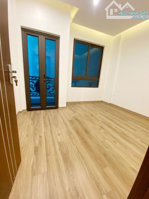 Bán nhà đẹp ở ngay Đường Láng 38m2 x5T  10.8tỷ - 6